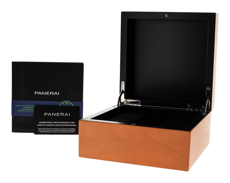 Panerai Luminor GMT PAM01033 Image 5